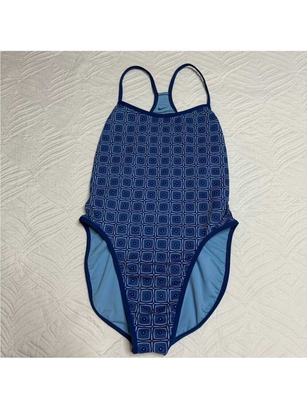 Nike Women’s Multi-Blue Geometrical 1 Piece Swimsuit. Size XL